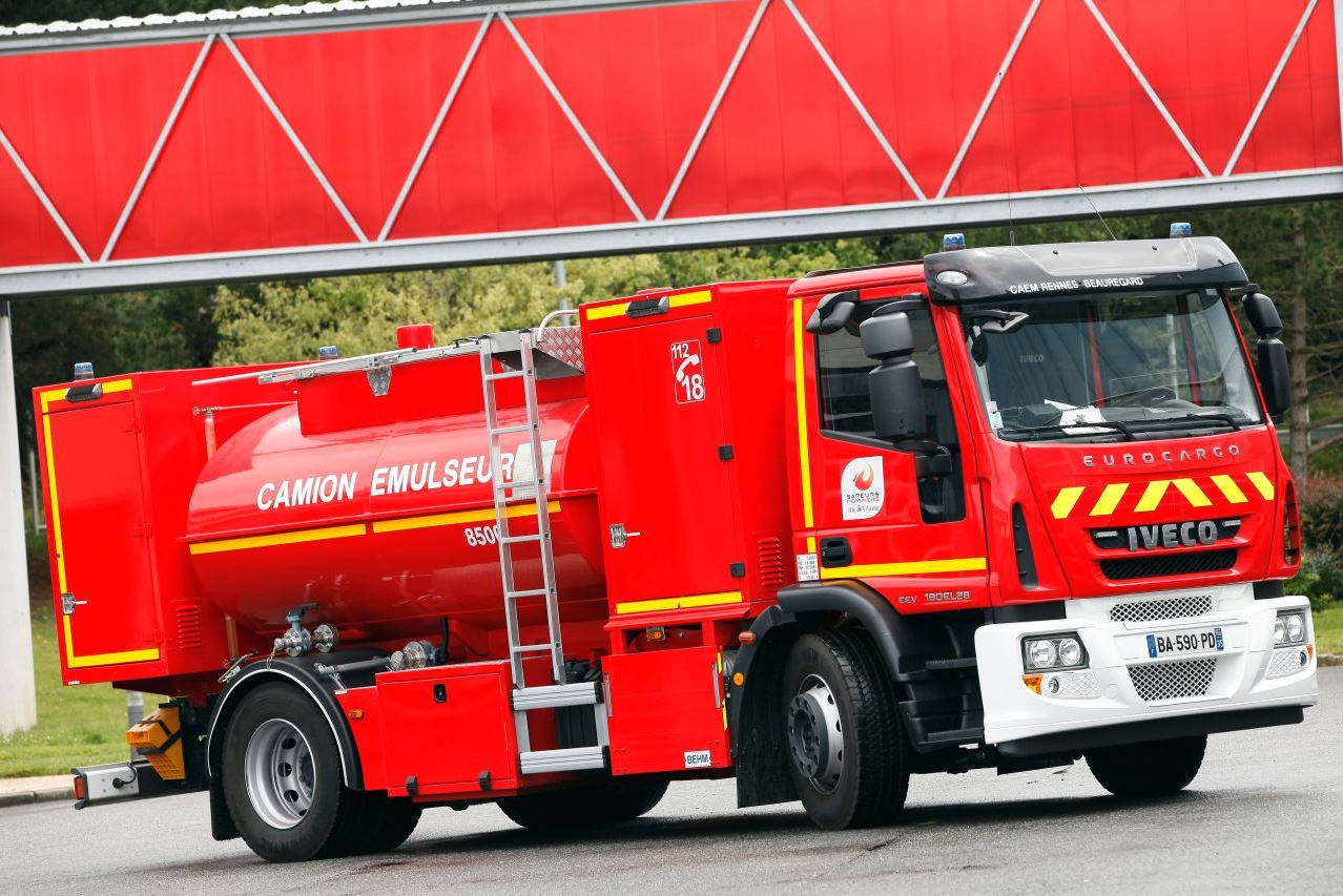 Camion Emulseur - CAEM (pour la lutte contre les feux d’hydrocarbures)