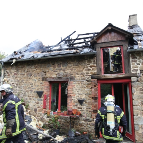 Feu de maison à Longaulnay le 14 avril 2017